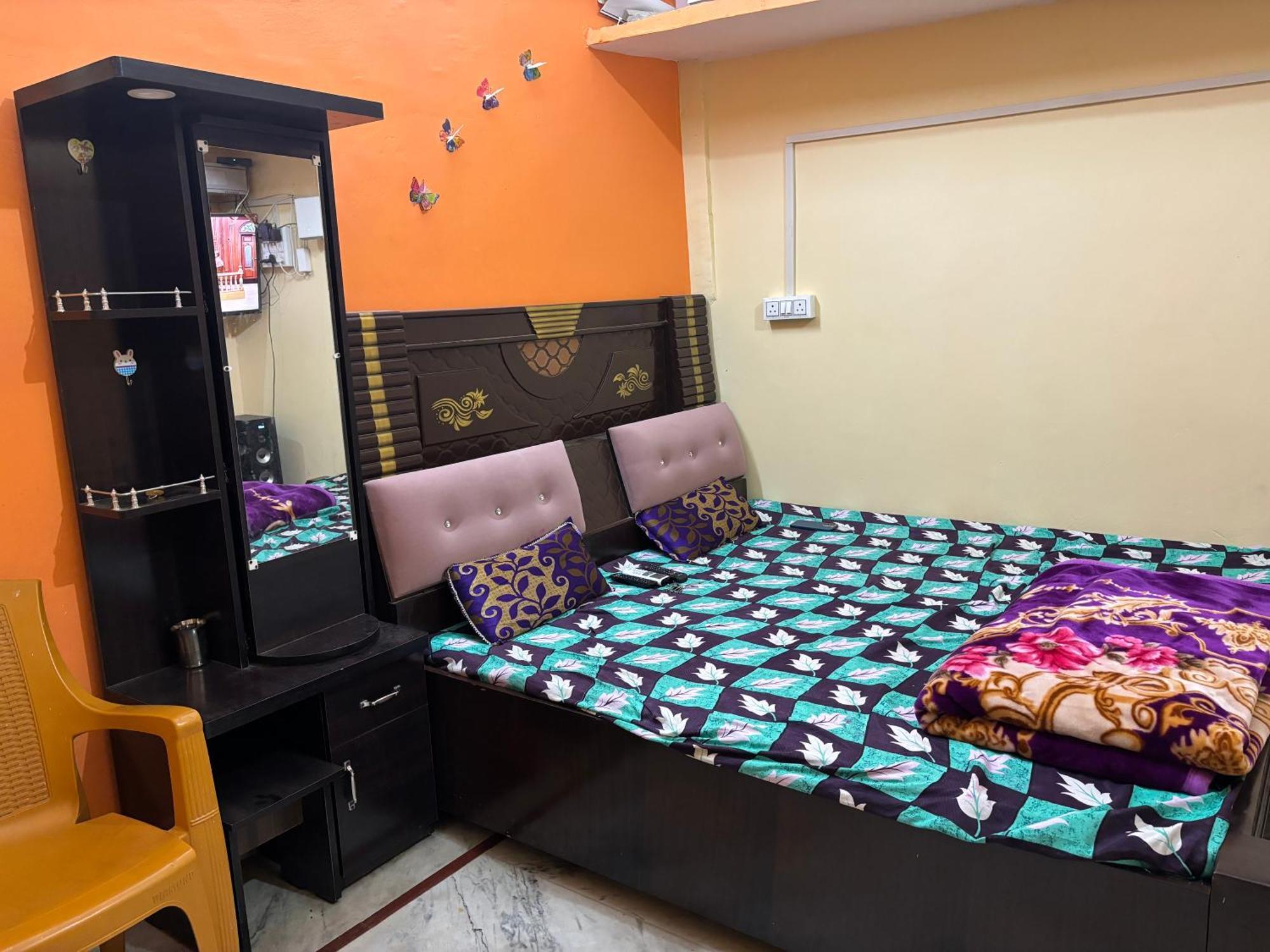 Shakuntala Guest House Ayodhya エクステリア 写真